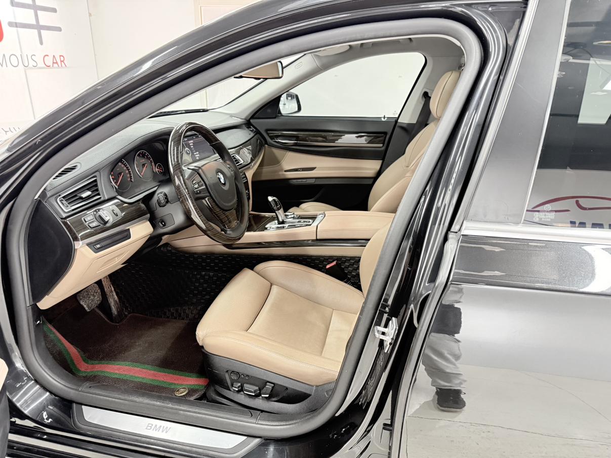 BMW 7 серии 2011 thumb 9