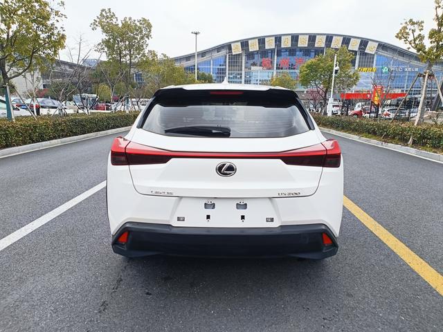 Lexus UX 2020 thumb 10