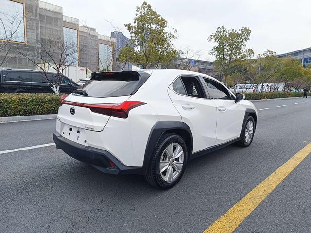 Lexus UX 2020 thumb 11