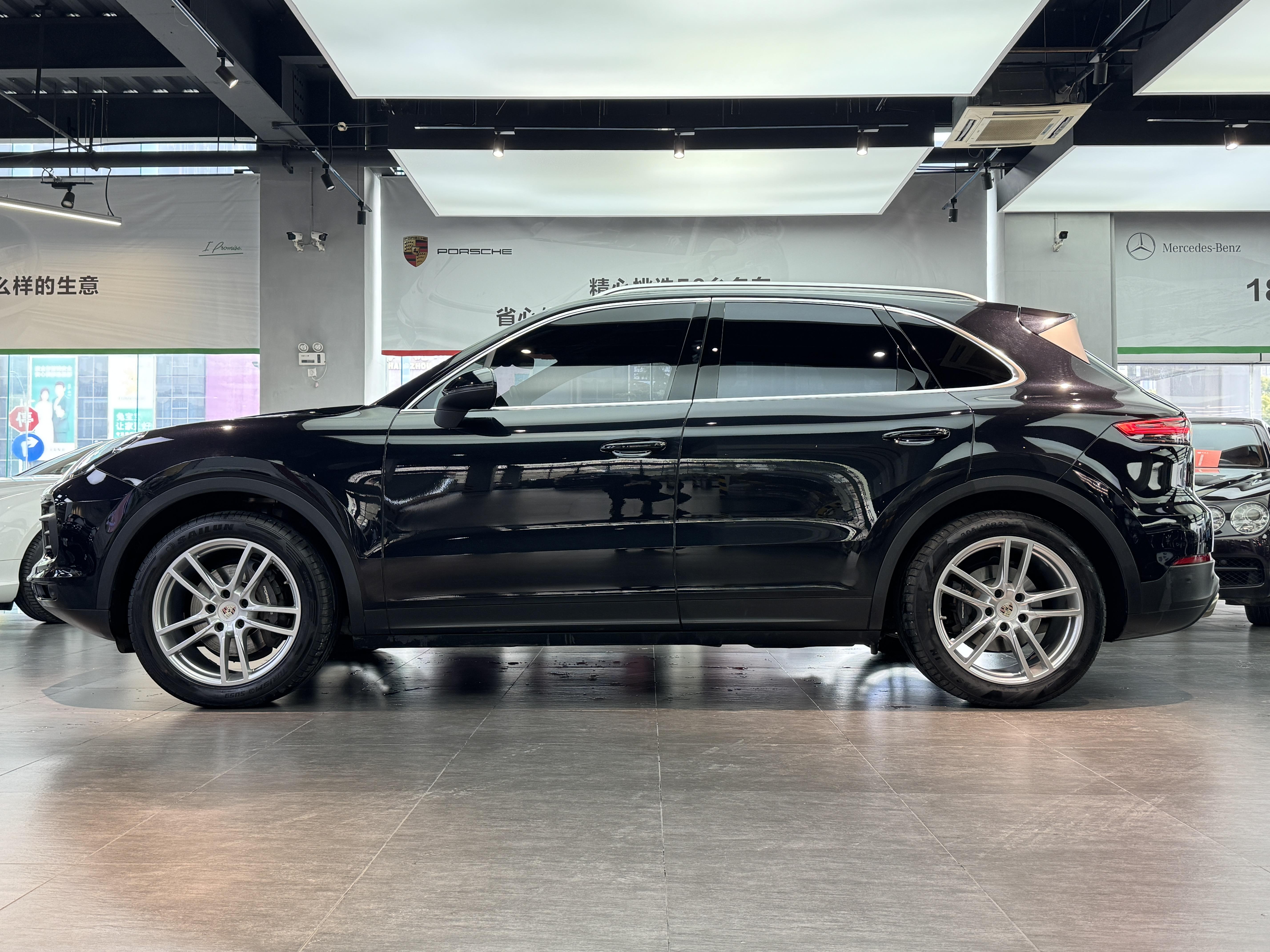Porsche Cayenne 2019 thumb 2