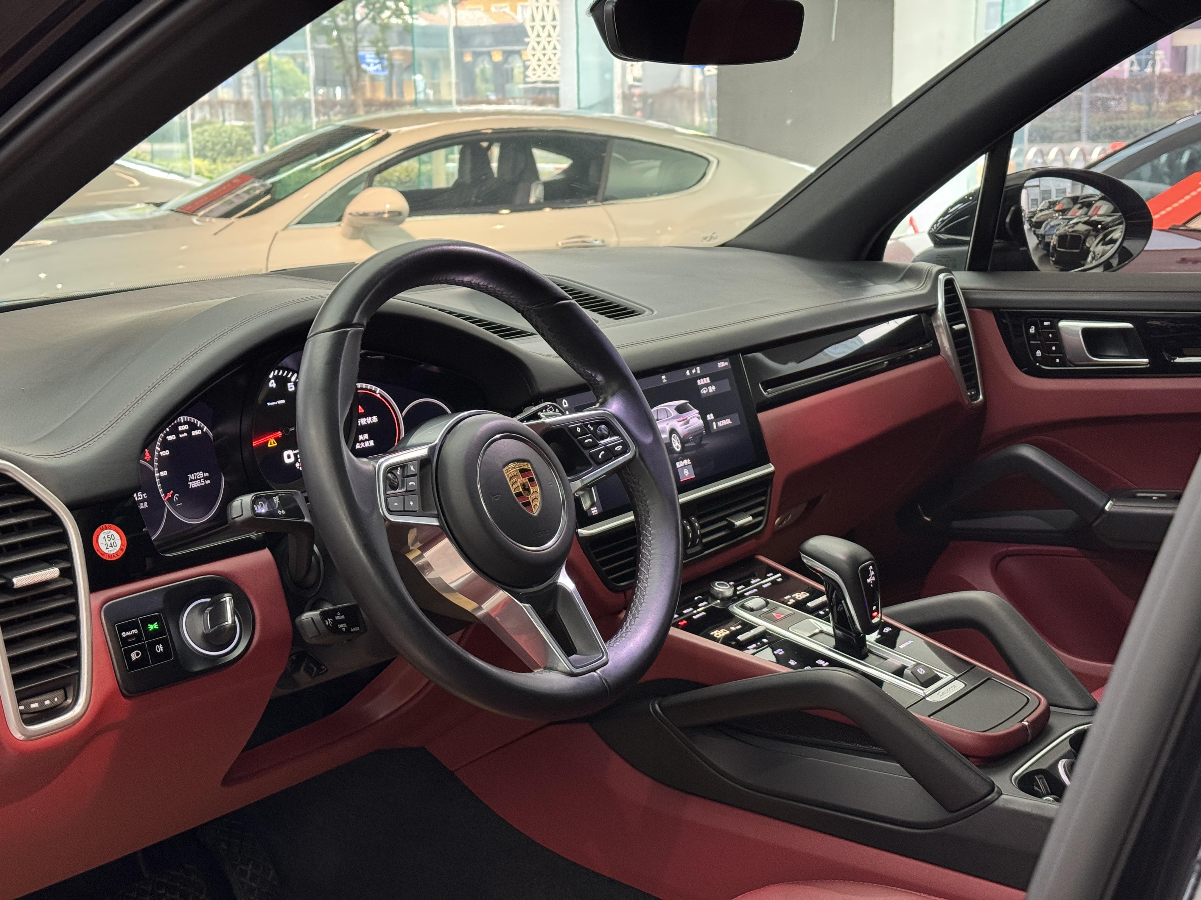 Porsche Cayenne 2019 thumb 12