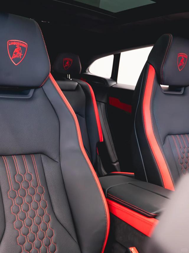 Lamborghini Urus SE 2025 thumb 4