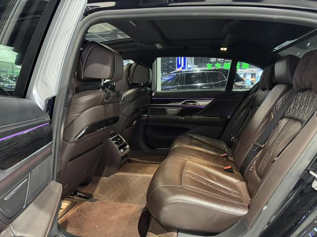 BMW 7 серии 2021 thumb 4