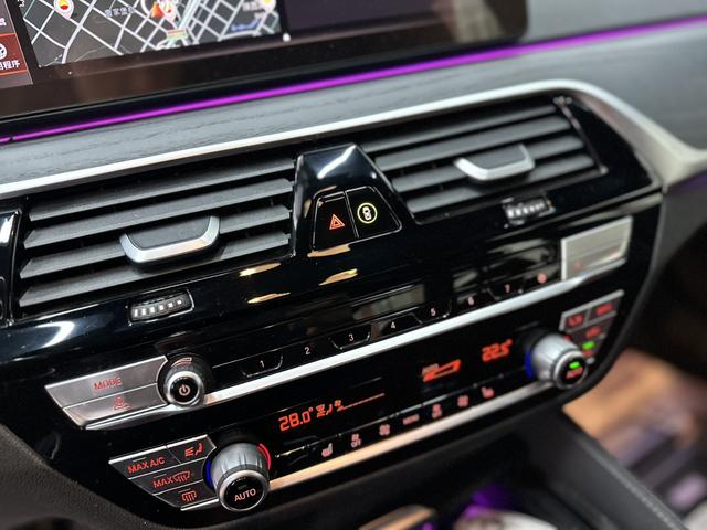BMW 5 серии 2022 thumb 6