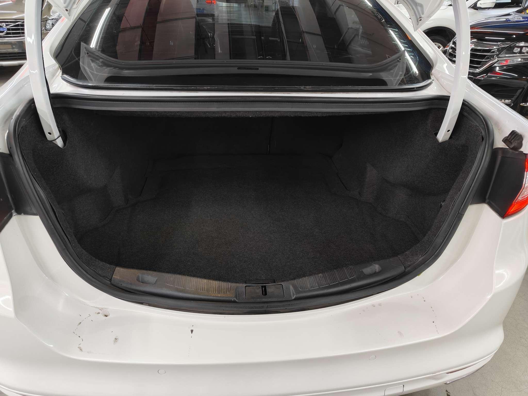 Ford Mondeo 2015 thumb 11