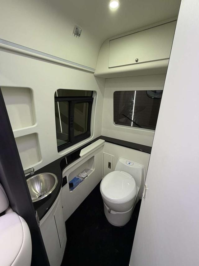 Toyota Coaster 2022 thumb 2