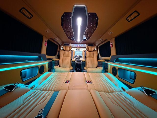 Toyota HiAce 2024 thumb 4