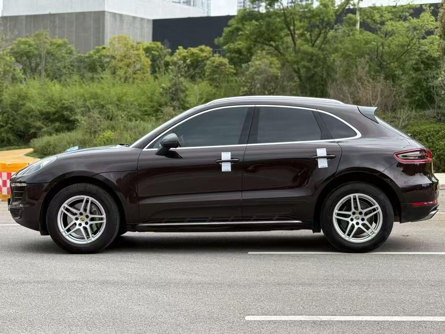 Porsche Macan 2016 thumb 10