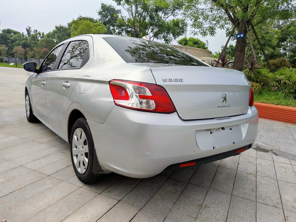 Peugeot 301 2014 thumb 2