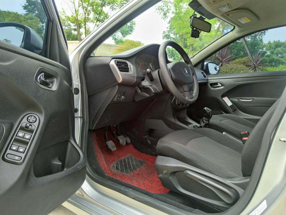 Peugeot 301 2014 thumb 9