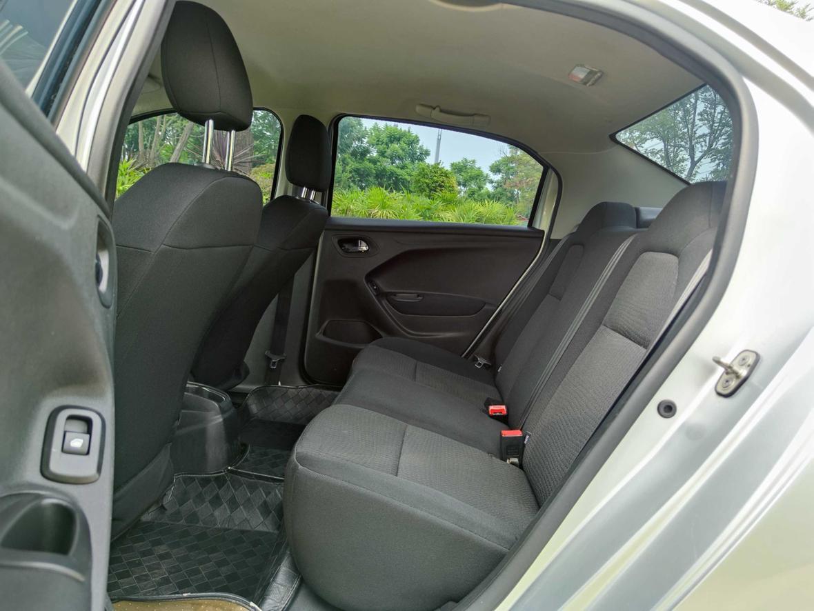 Peugeot 301 2014 thumb 11