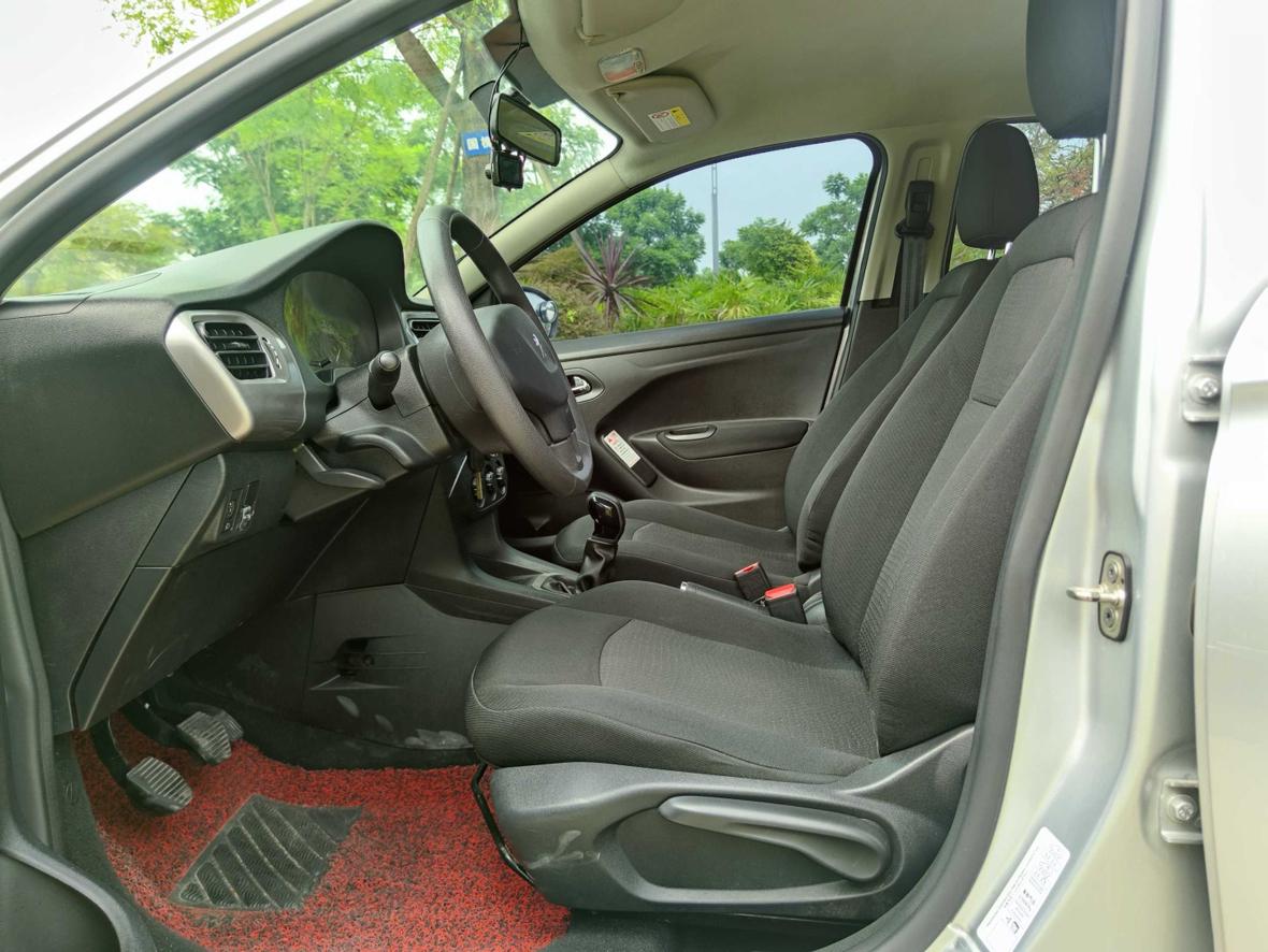 Peugeot 301 2014 thumb 12
