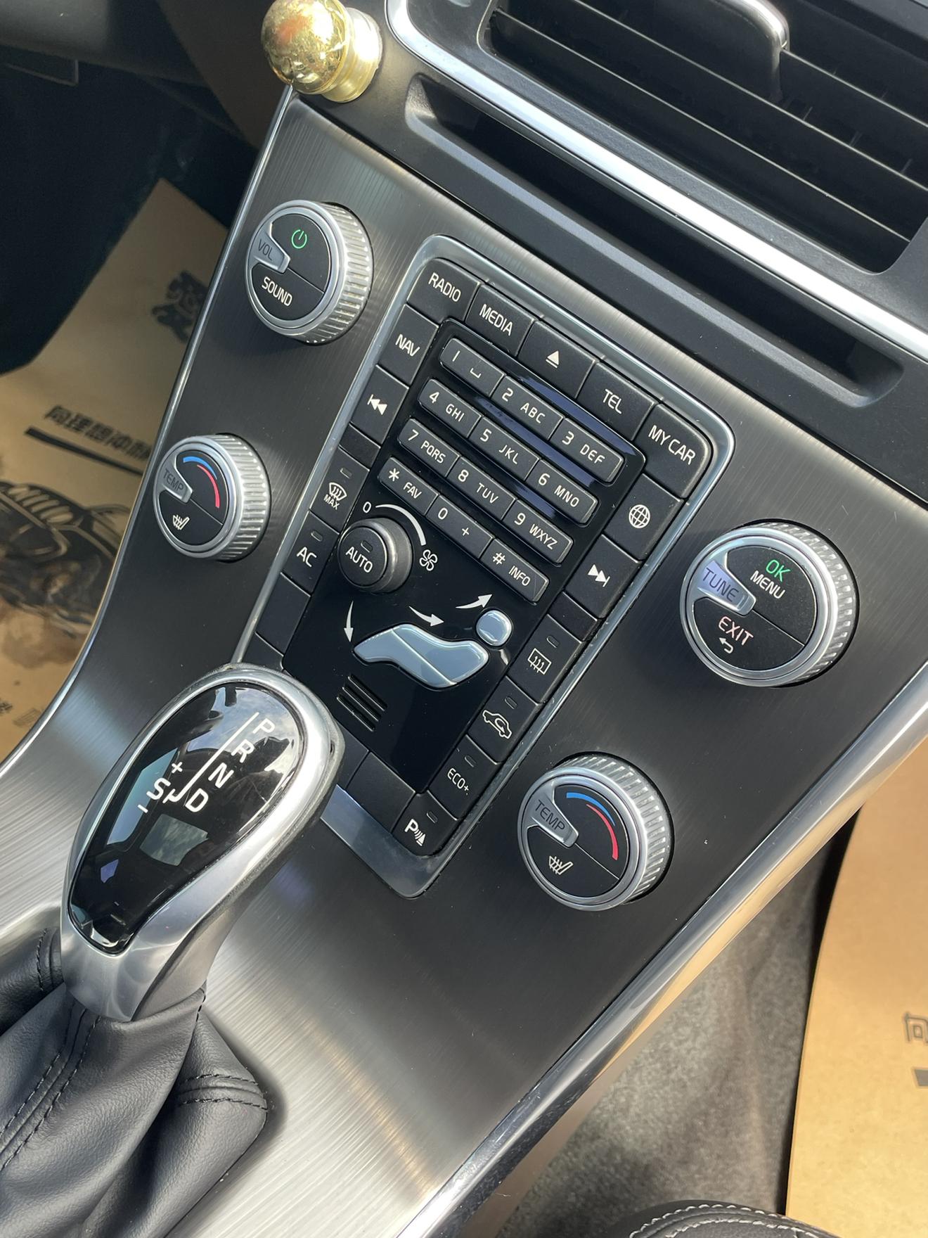 Volvo V60 2016 thumb 9