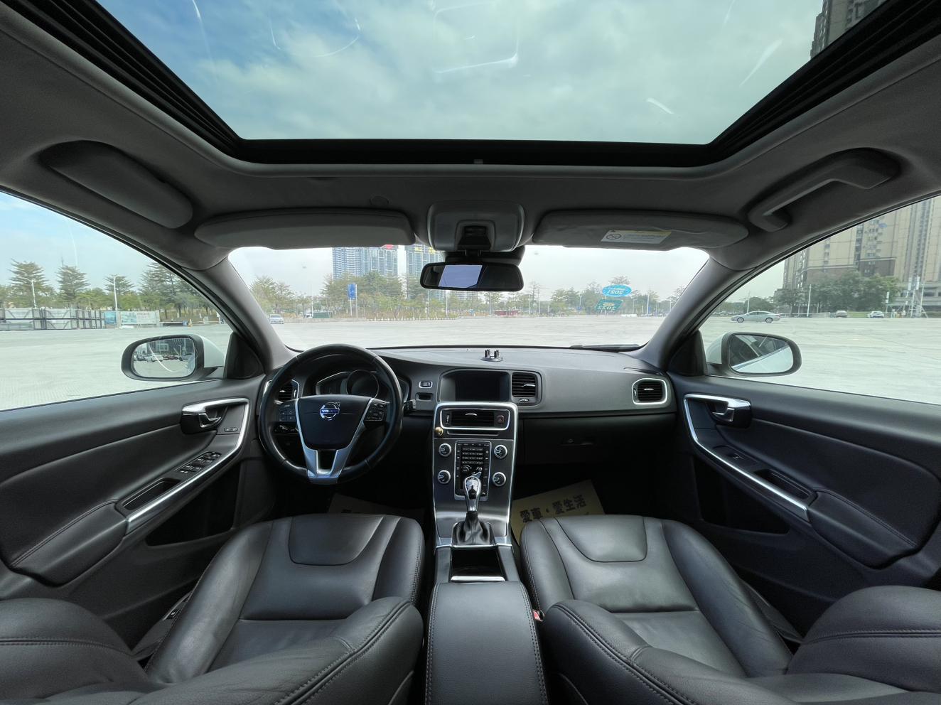 Volvo V60 2016 thumb 10