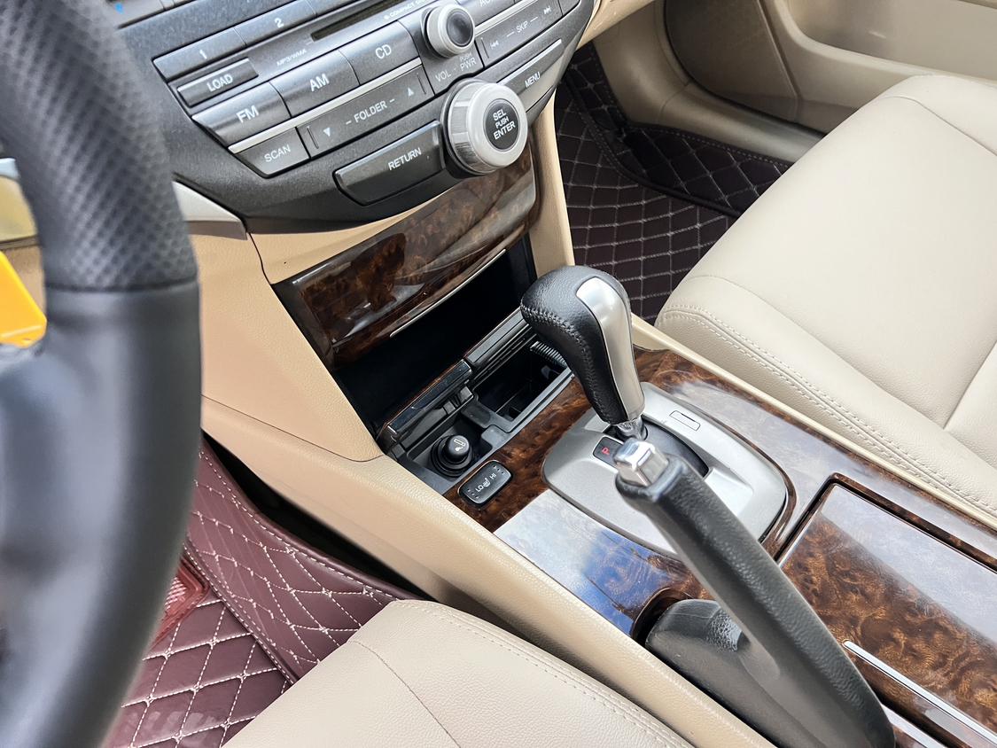 Honda Accord 2010 thumb 12