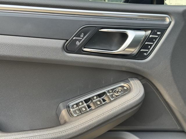 Porsche Macan 2021 thumb 4