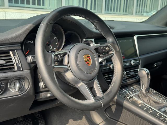 Porsche Macan 2021 thumb 5