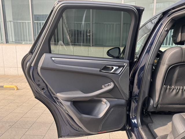 Porsche Macan 2021 thumb 8