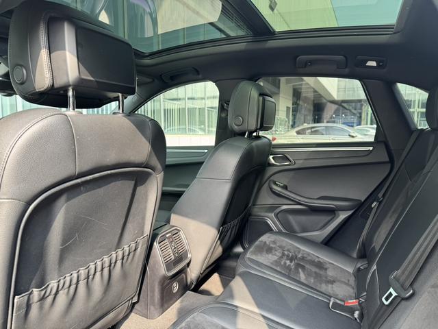 Porsche Macan 2021 thumb 9