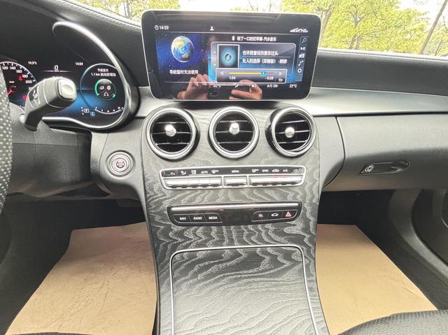 Mercedes-Benz C-Class 2020 thumb 12
