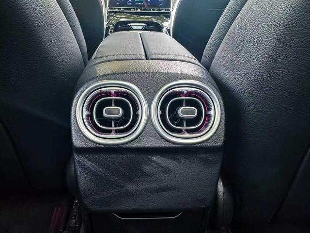 Mercedes-Benz C-Class 2022 thumb 9