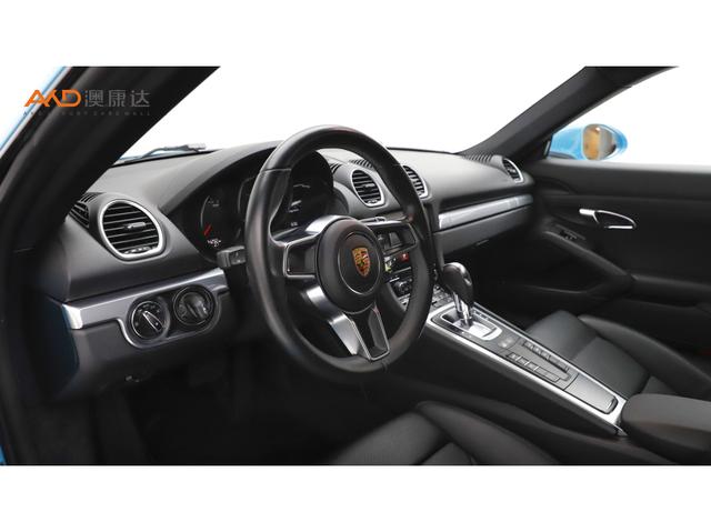 Porsche GT4 2019 thumb 5