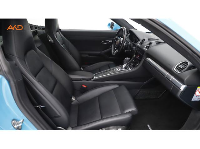 Porsche GT4 2019 thumb 7