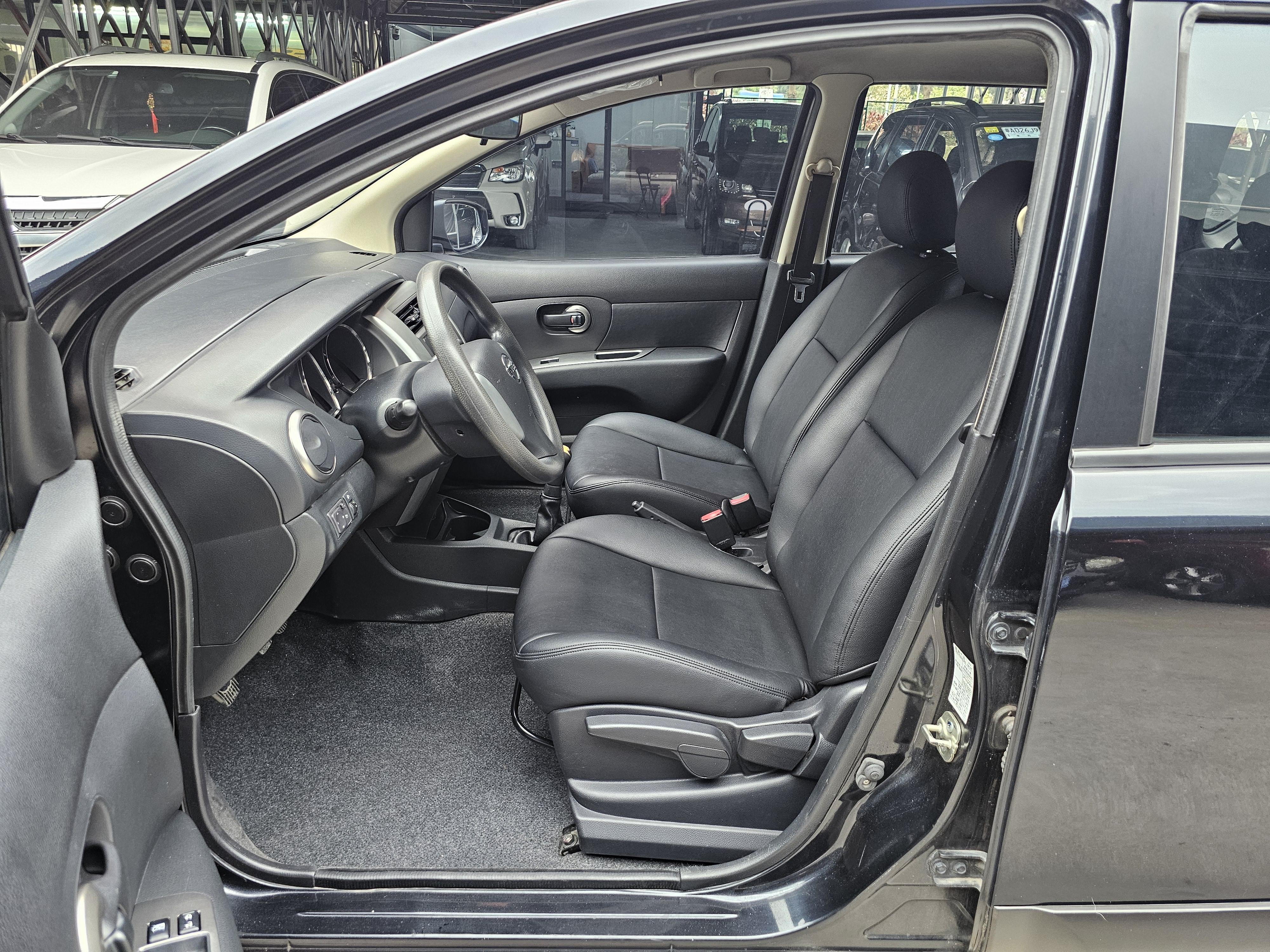 Nissan Livina 2014 thumb 10