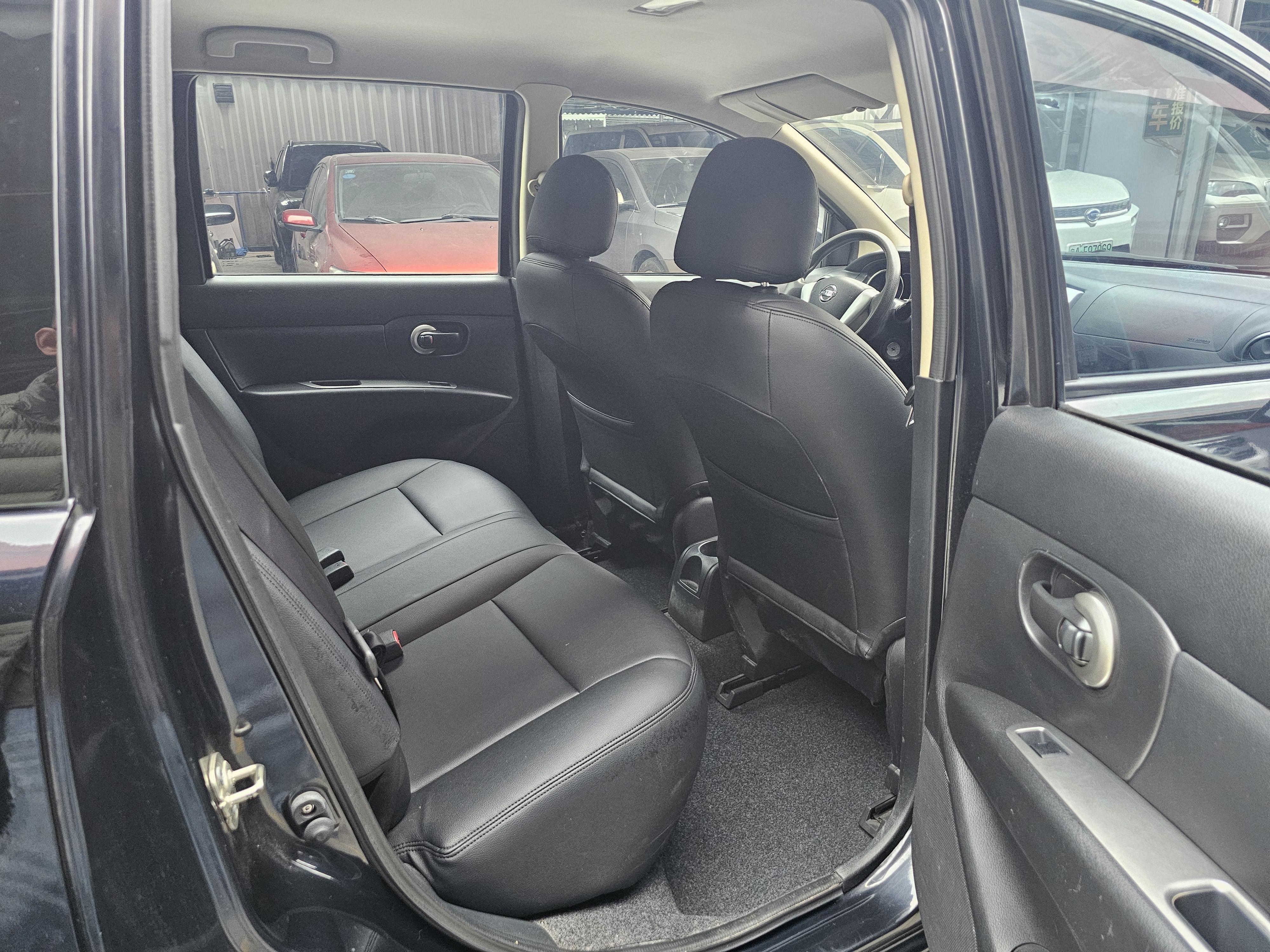 Nissan Livina 2014 thumb 12