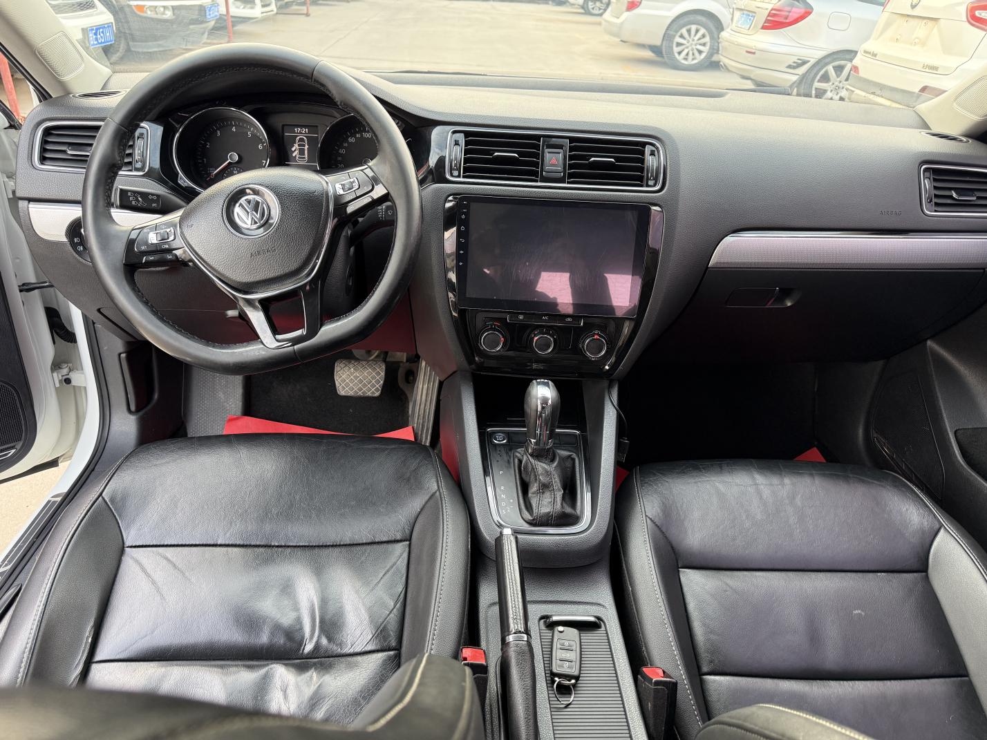 Volkswagen Sagitar 2018 thumb 5