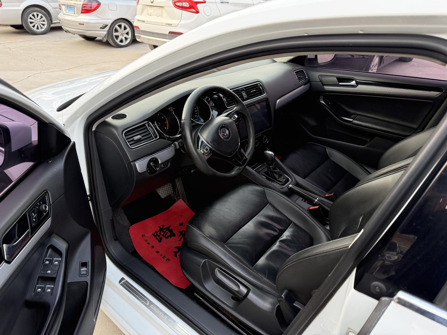 Volkswagen Sagitar 2018 thumb 6