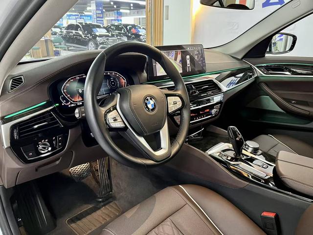 BMW 5 серии 2022 thumb 6