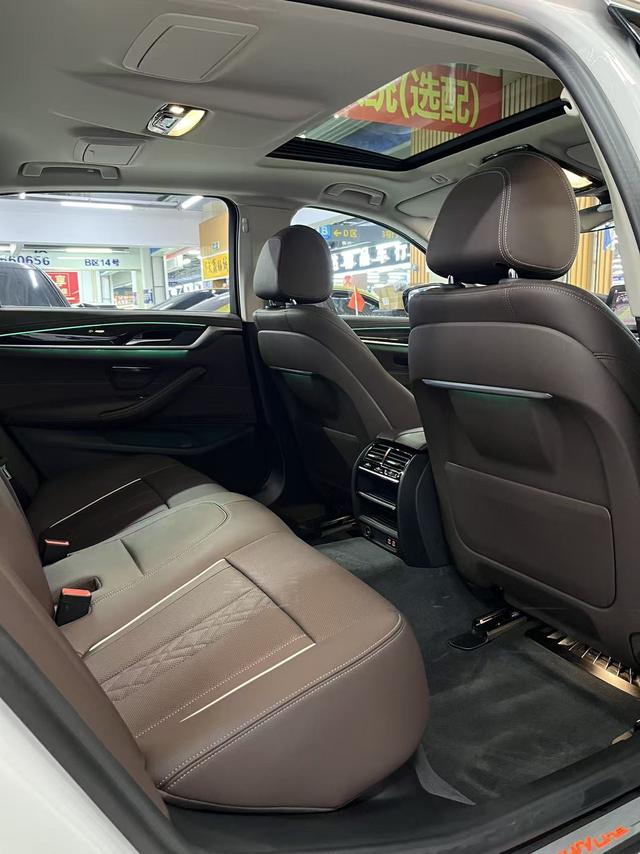 BMW 5 серии 2022 thumb 10