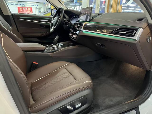 BMW 5 серии 2022 thumb 11