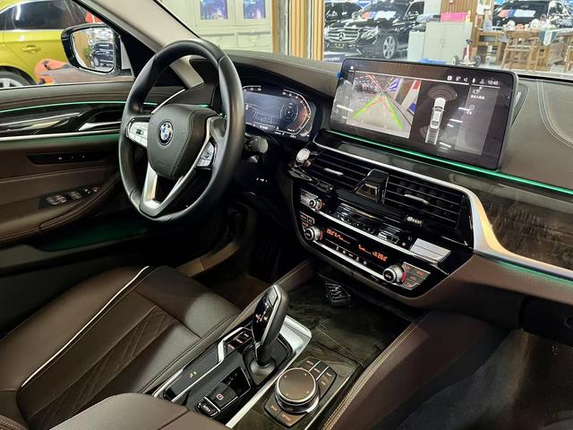 BMW 5 серии 2022 thumb 12