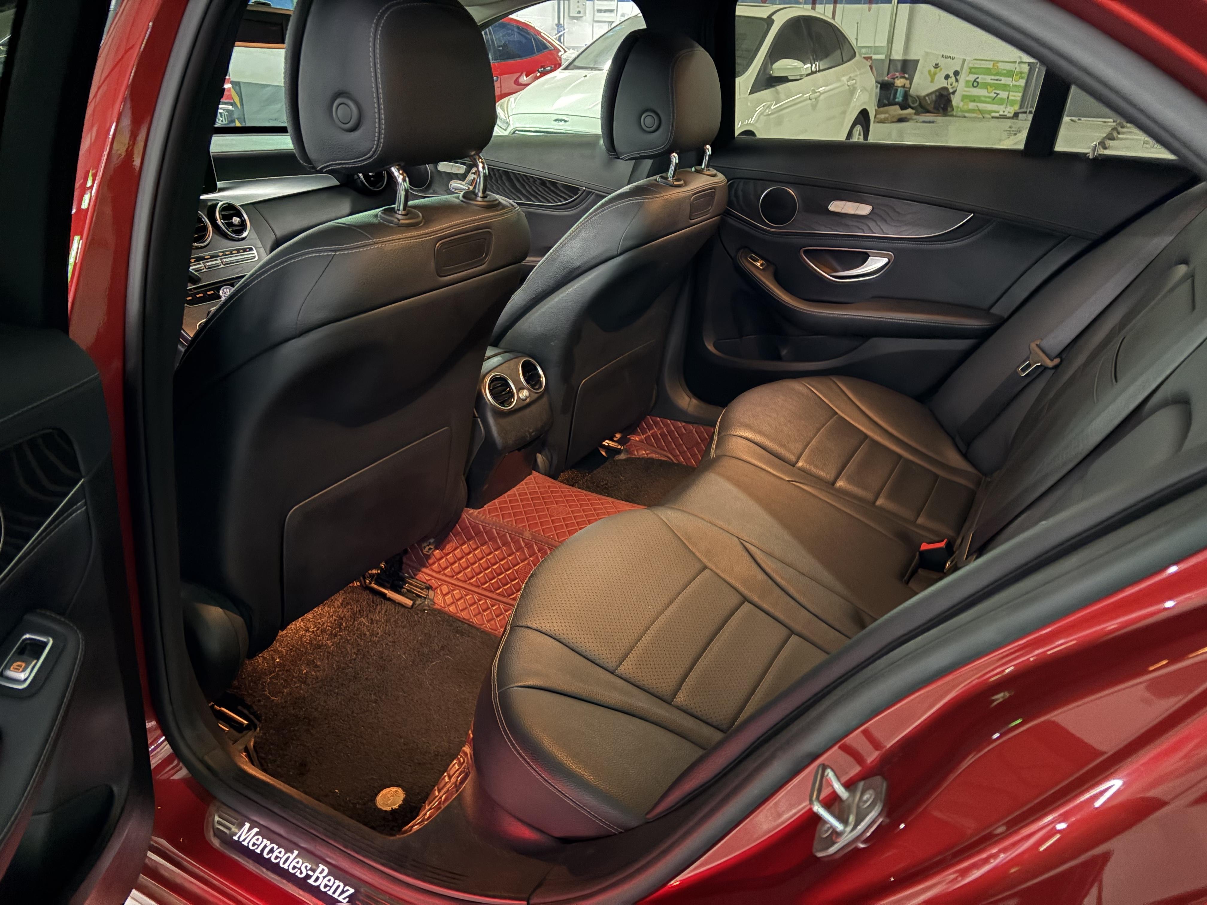 Mercedes-Benz C-Class 2018 thumb 7