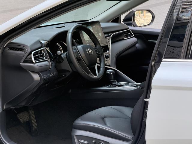 Toyota Camry 2023 thumb 5