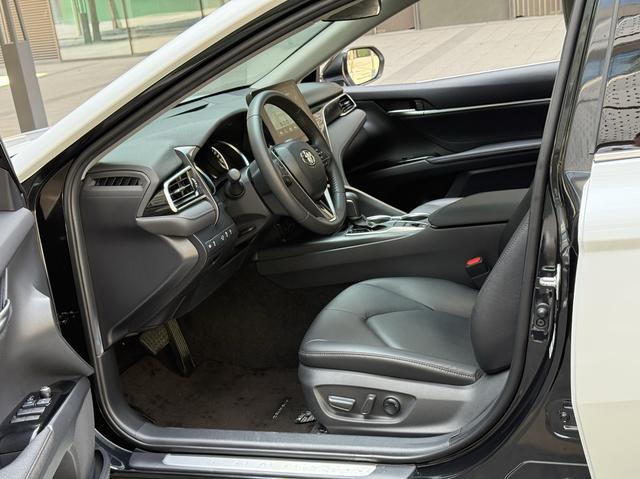 Toyota Camry 2023 thumb 6