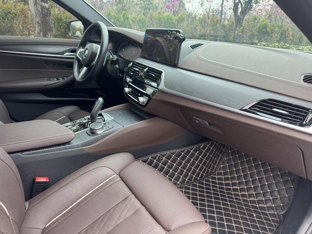 BMW 5 серии 2022 thumb 9