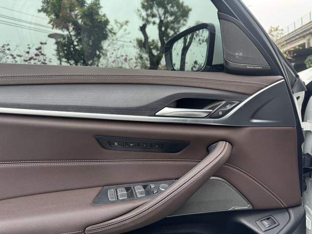 BMW 5 серии 2022 thumb 10