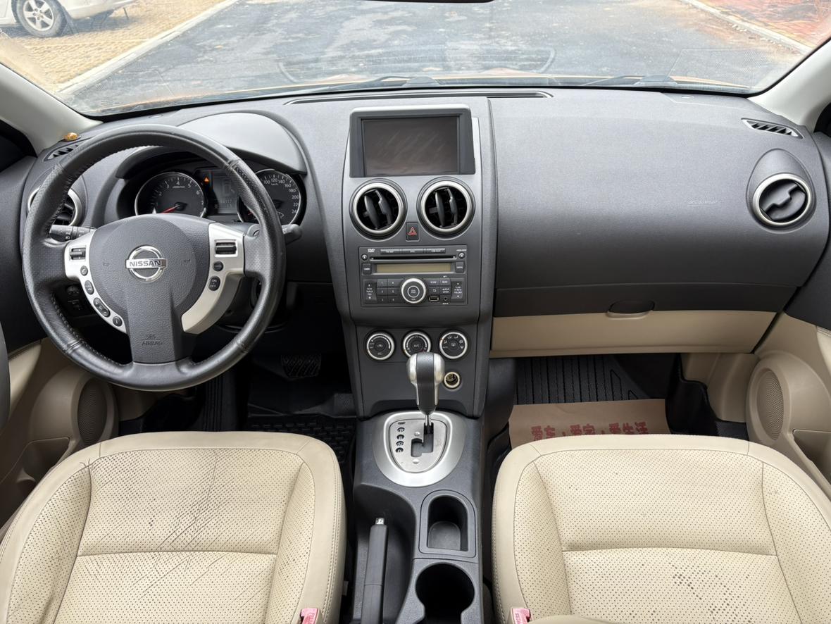 Nissan Qashqai+2 2013 thumb 12