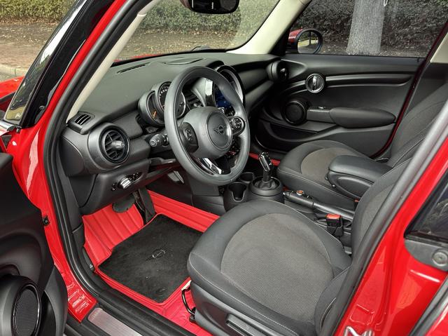 Mini Hatch 2019 thumb 3