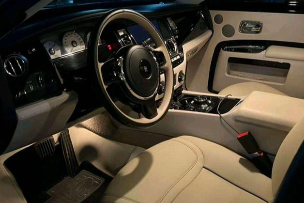 Rolls-Royce Ghost 2011 thumb 7
