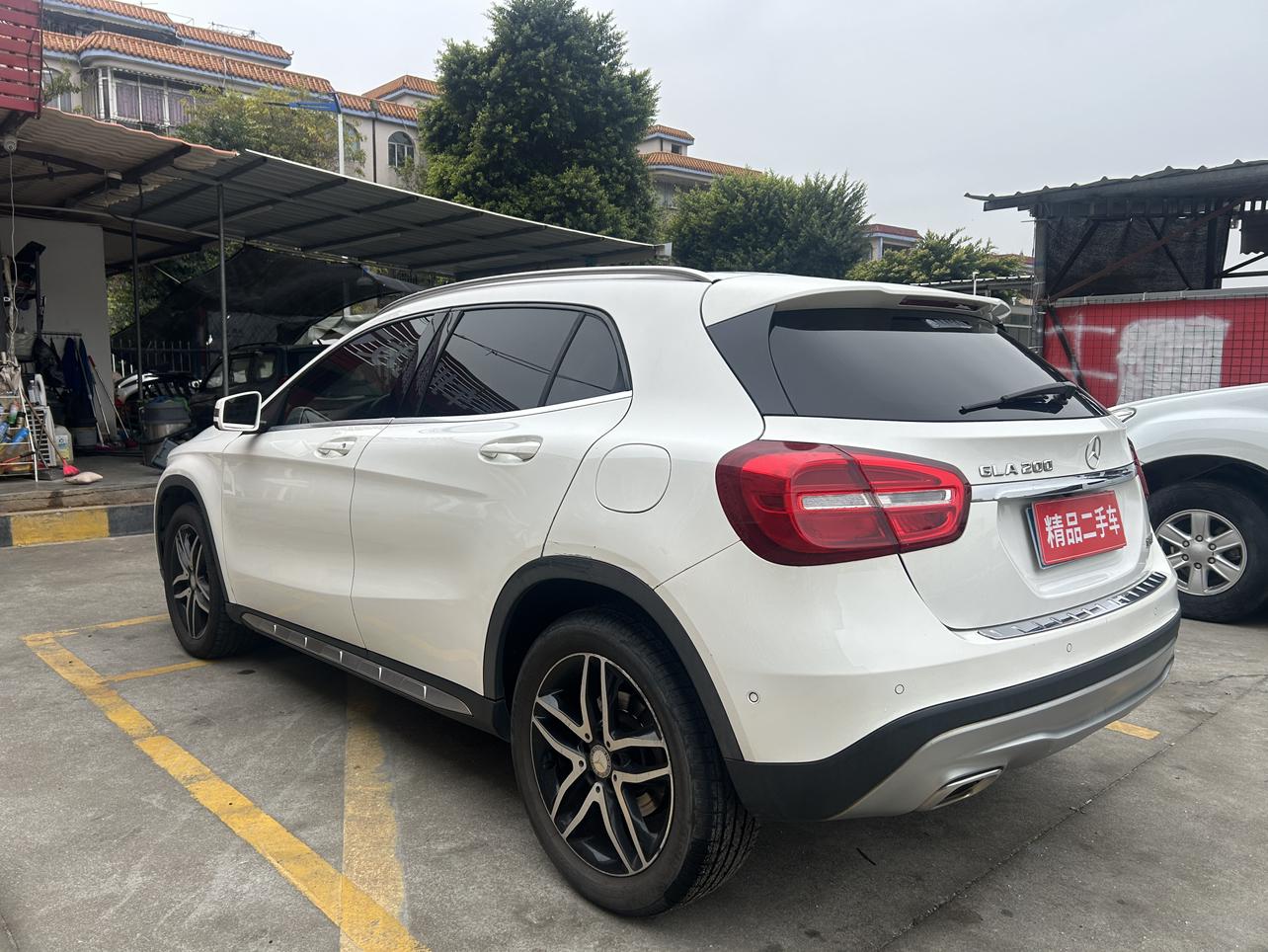 Mercedes-Benz GLA 2016 thumb 2