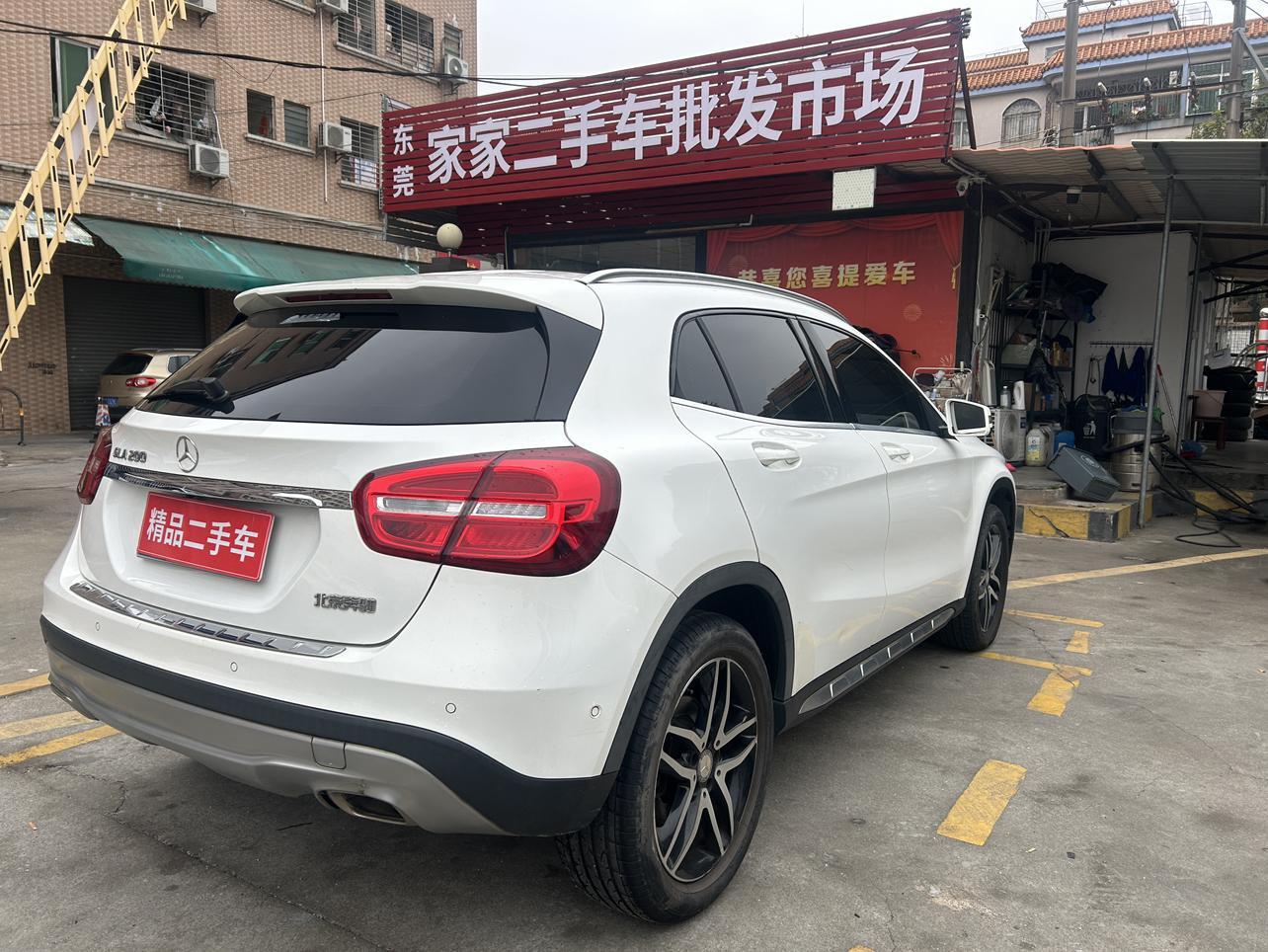 Mercedes-Benz GLA 2016 thumb 4