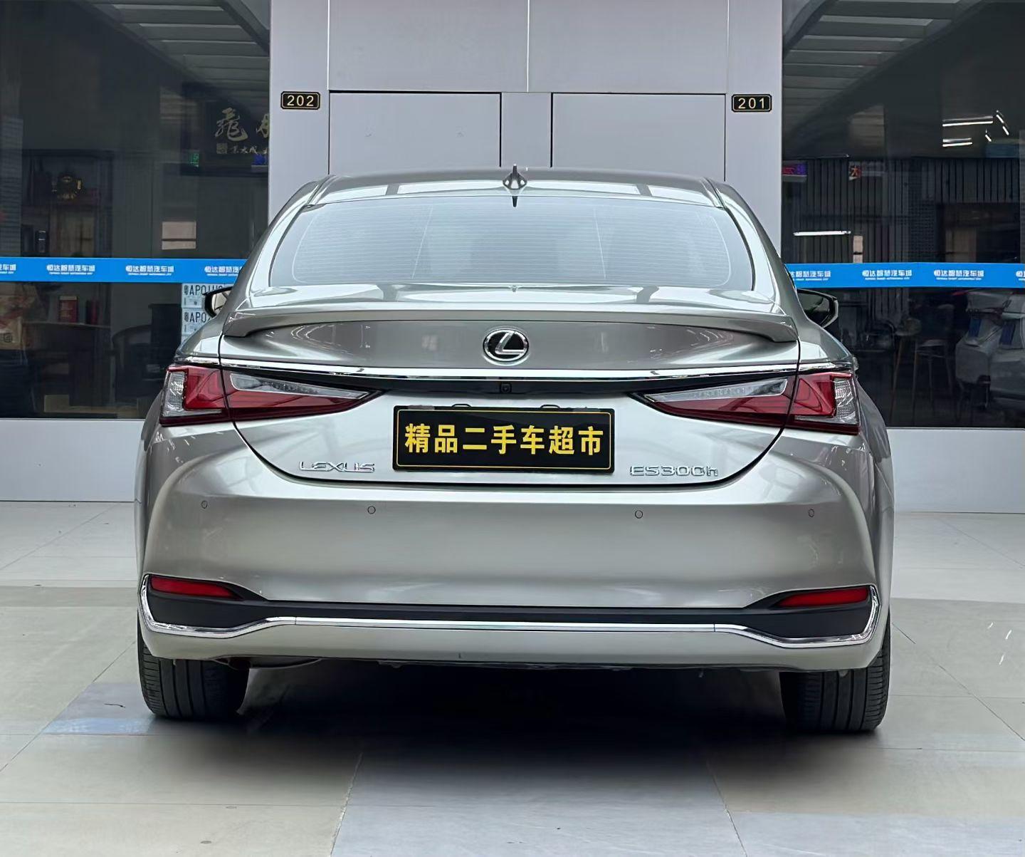 Lexus ES 2023 thumb 2