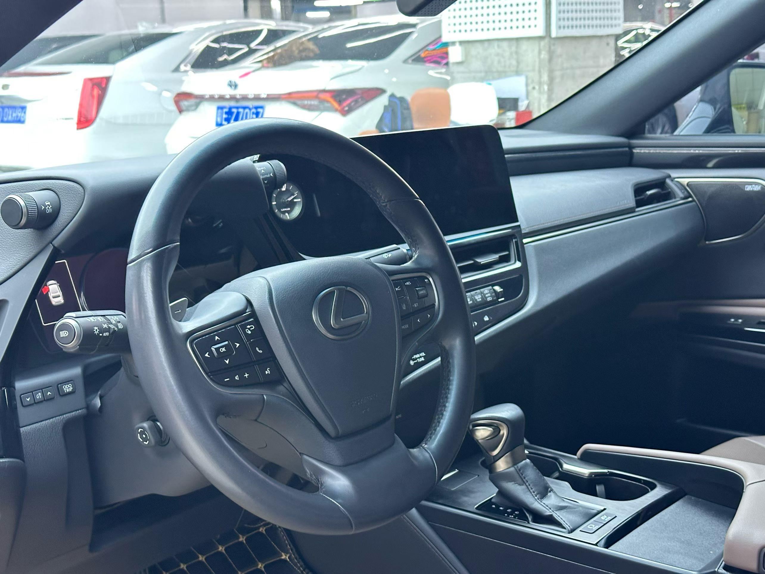 Lexus ES 2023 thumb 5