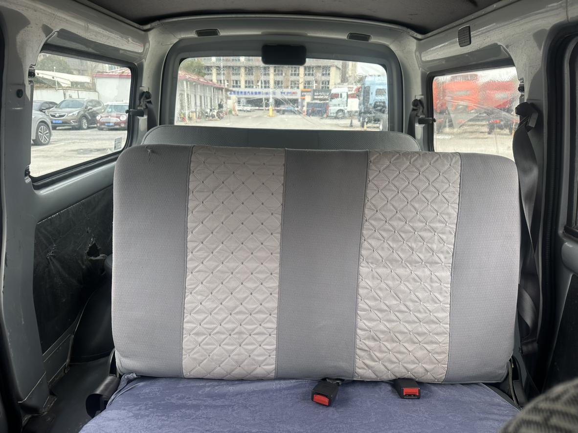 Wuling Rongguang 2016 thumb 8