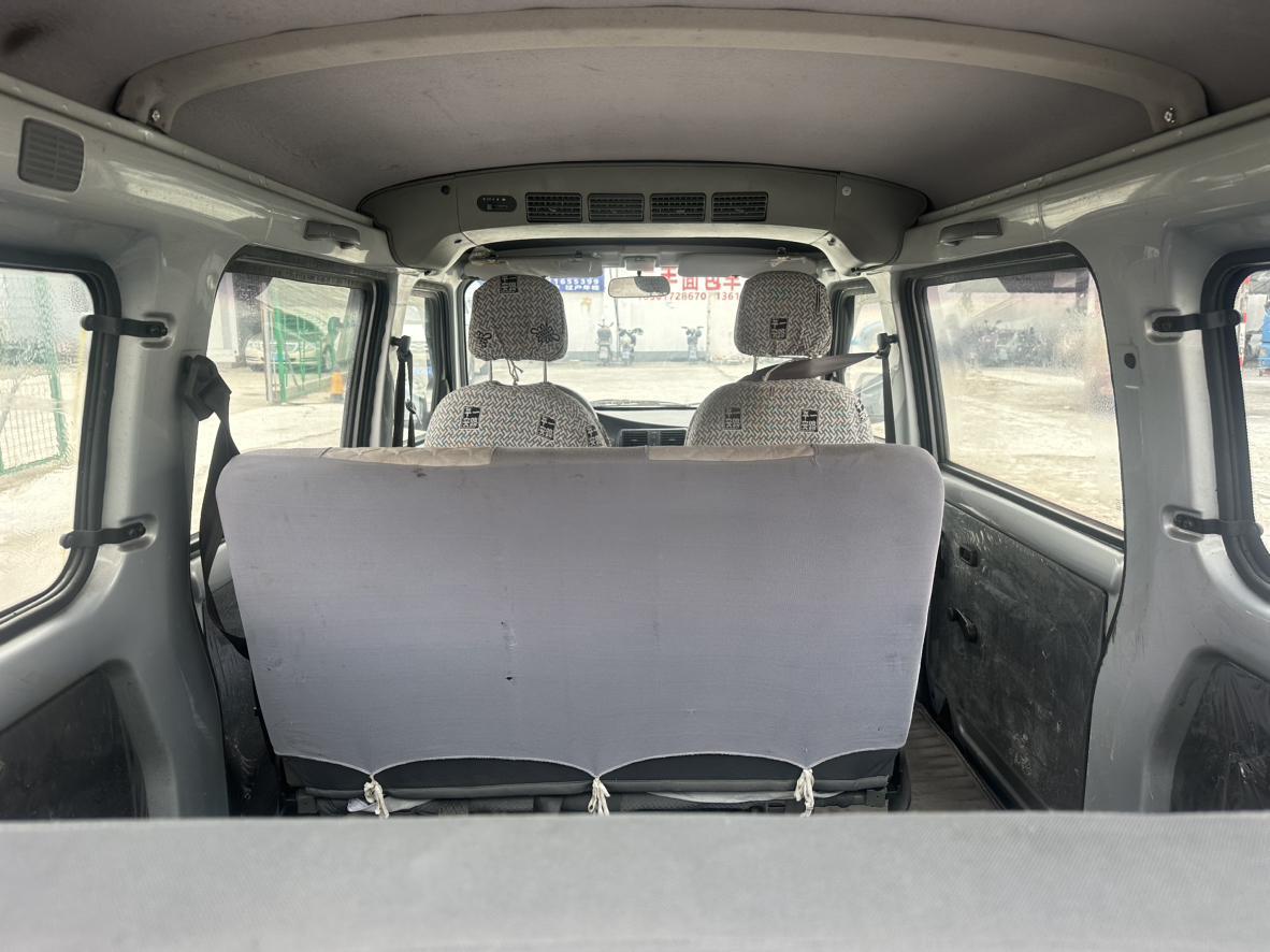 Wuling Rongguang 2016 thumb 9