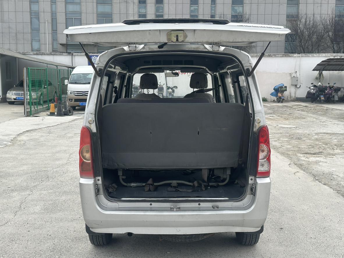 Wuling Rongguang 2016 thumb 10